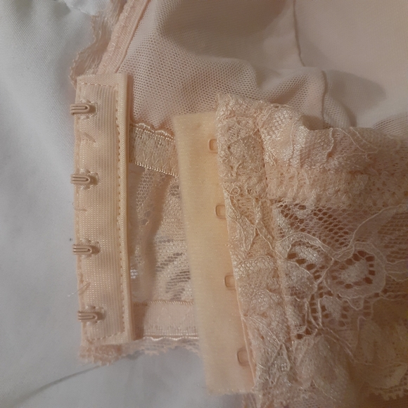NWT Jr/Ms Bralette with Two Way Straps - Picture 5 of 8